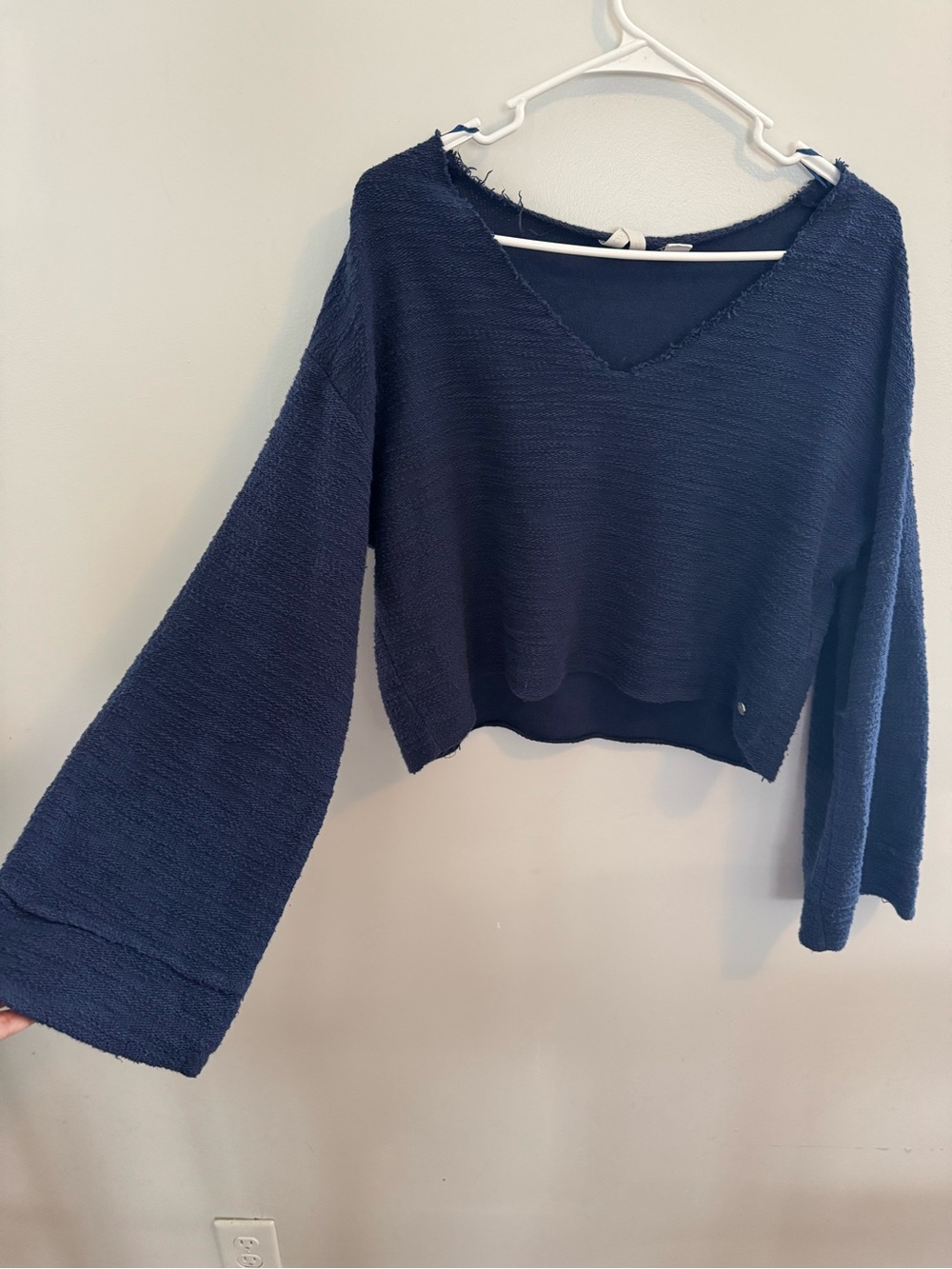 Roxy Navy Wide-Sleeve V-Neck Cropped Sweater